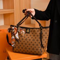 Women's Pu Leather Printing Classic Style Sewing Thread Square Zipper Tote Bag main image 2