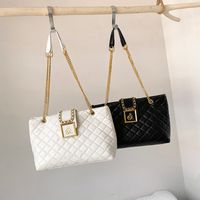 Women's Pu Leather Lingge Classic Style Square Magnetic Buckle Tote Bag main image 5