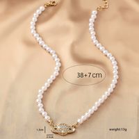 Einfacher Stil Klassischer Stil Brief Kunststoff Zinklegierung Perlen Überzug 14 Karat Vergoldet Frau Halskette Mit Anhänger sku image 1