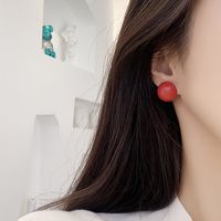 1 Pair Simple Style Classic Style Round Resin Ear Studs main image 8