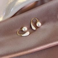 1 Pair Vintage Style Simple Style Round Inlay Alloy Pearl Gold Plated Ear Studs main image 4
