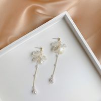 1 Paar Ig-stil Süss Blume Quaste Perle Überzug Hülse Tropfenohrringe main image 5