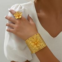 Dame Blume Eisen Überzug Aushöhlen Frau Ringe Armbänder sku image 3