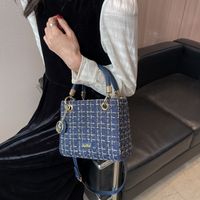 Women's All Seasons Woolen Solid Color Classic Style Sewing Thread Square Zipper Handbag sku image 3