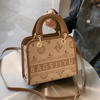 Women's Canvas Letter Basic Classic Style Sewing Thread Square Zipper Handbag Crossbody Bag Square Bag sku image 3