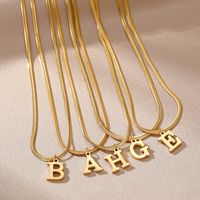 Großhandel Einfacher Stil Brief Rostfreier Stahl Titan Stahl Überzug Vergoldet Halskette Mit Anhänger main image 2