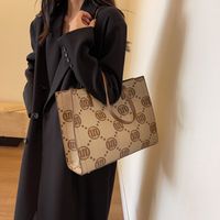 Women's Medium All Seasons Pu Leather Printing Vintage Style Classic Style Square Zipper Tote Bag main image 2
