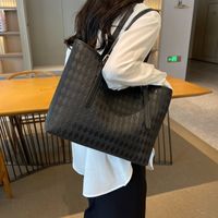 Women's Large All Seasons Pu Leather Solid Color Streetwear Square Zipper Shoulder Bag Tote Bag sku image 1