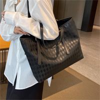 Women's Large All Seasons Pu Leather Solid Color Streetwear Square Zipper Shoulder Bag Tote Bag main image 4