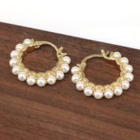 1 Paar Einfacher Stil Runden Überzug Inlay Kupfer Perle Vergoldet Ohrringe main image 2