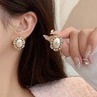 Wholesale Jewelry Classical Retro Sweet Oval Alloy Zircon Gold Plated Plating Inlay Ear Studs main image 2