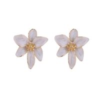 1 Pair Sweet Pastoral Flower Petal Enamel Flowers Alloy Gold Plated Ear Studs sku image 2