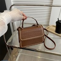 Women's Pu Leather Solid Color Basic Vintage Style Square Magnetic Buckle Shoulder Bag Handbag Crossbody Bag main image 5