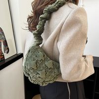Women's Autumn&winter Polyester Solid Color Maximalism Classic Style Streetwear Knot Sewing Thread Dumpling Shape Zipper Underarm Bag sku image 10