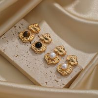 1 Paire Style Simple Commuer Rond Placage Incruster Le Cuivre Pierre Naturelle Perle D'eau Douce Plaqué Or 18k Boucles D'oreilles main image 6