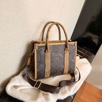 Women's Pu Leather Letter Classic Style Sewing Thread Square Zipper Handbag main image 3