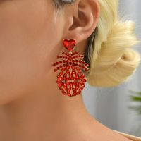1 Pair Elegant Retro Luxurious Heart Shape Pineapple Hollow Out Inlay Zinc Alloy Rhinestones Dangling Earrings main image 2