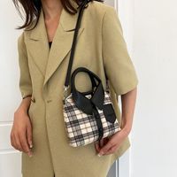 Unisex Canvas Color Block Plaid Vacation Sewing Thread Square Magnetic Buckle Handbag main image 4