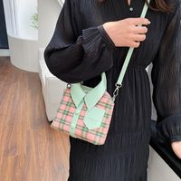Unisex Canvas Color Block Plaid Vacation Sewing Thread Square Magnetic Buckle Handbag main image 3