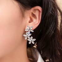 1 Pair Elegant Lady Geometric Inlay Alloy Rhinestones Gold Plated Drop Earrings main image 11