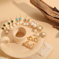 1 Pair Simple Style Commute Flower Plating Inlay Copper Pearl Zircon 14k Gold Plated Drop Earrings main image 1