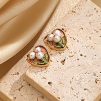 1 Pair Casual Simple Style Flower Plating Inlay Copper Freshwater Pearl 18k Gold Plated Ear Studs main image 9