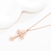 Xuping Simple Style Cross Alloy Copper Alloy Plating Hollow Out Inlay Zircon 18k Gold Plated Women's Pendant Necklace main image 4