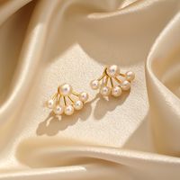 1 Pair Elegant Luxurious Simple Style Sector Inlay Freshwater Pearl Copper Freshwater Pearl 18k Gold Plated Ear Studs main image 1