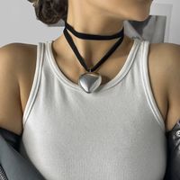 Vintage-stil Herzform Kunststoff Beflockung Großhandel Halskette Mit Anhänger sku image 6
