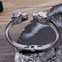 Vintage Style Wolf Titanium Steel Plating Men's Bangle main image 3