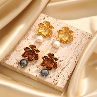 1 Paar Elegant Luxuriös Dame Blume Überzug Süßwasserperle Kupfer 18 Karat Vergoldet Tropfenohrringe main image 1