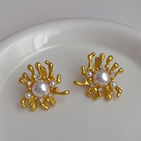 1 Piece Vintage Style Fireworks Plating Inlay Copper Artificial Pearls Artificial Diamond 18k Gold Plated Ear Studs main image 7