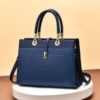 Women's Pu Leather Plaid Solid Color Elegant Vintage Style Square Zipper Buckle Handbag sku image 3