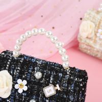 Girl's Plush Flower Streetwear Pearls Square Flip Cover Handbag main image 3
