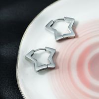 1 Pair Simple Style Classic Style Solid Color Polishing Stainless Steel Earrings main image 4