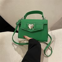 Women's Pu Leather Heart Shape Solid Color Streetwear Square Lock Clasp Handbag main image 4
