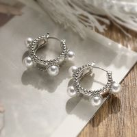 1 Paar Einfacher Stil Geometrisch Farbblock Überzug Inlay Kupfer Perle 18 Karat Vergoldet Reif Ohrringe main image 4