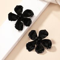 1 Pair Vintage Style Exaggerated Flower Stoving Varnish Plating Iron Ear Studs main image 8