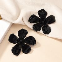 1 Pair Vintage Style Exaggerated Flower Stoving Varnish Plating Iron Ear Studs main image 4