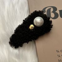 Elegant Lady Geometric Plush Hair Clip sku image 1