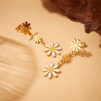 1 Pair Vintage Style Flower Plating 304 Stainless Steel No Inlaid 18K Gold Plated Drop Earrings main image 4