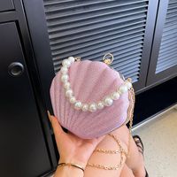 Women's Arylic Solid Color Streetwear Pearls Shell Hook Loop Dome Bag main image 3