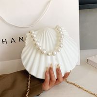 Women's Arylic Solid Color Cute Pearls Semicircle Lock Clasp Dome Bag main image 3