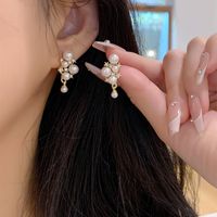1 Pair Sweet Solid Color Plating Inlay Alloy Artificial Rhinestones Artificial Pearls Gold Plated Drop Earrings main image 6