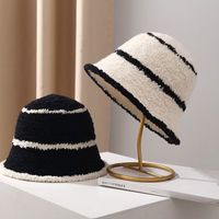 Women's Elegant Basic Stripe Wide Eaves Bucket Hat main image 1