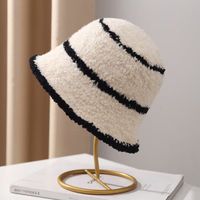 Women's Elegant Basic Stripe Wide Eaves Bucket Hat main image 2