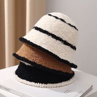 Women's Elegant Basic Stripe Wide Eaves Bucket Hat main image 3