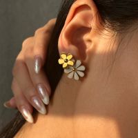 1 Pair Simple Style Commute Flower Plating Titanium Steel Gold Plated Ear Studs main image 1