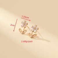 1 Paire Mignon Style Simple Brillant Fleur Incruster Le Cuivre Zircon Plaqué Or Boucles D'oreilles main image 2