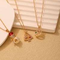 Stainless Steel Copper Cute Simple Style Plating Inlay Christmas Hat Christmas Tree Snowman Freshwater Pearl Zircon Pendant Necklace main image 5